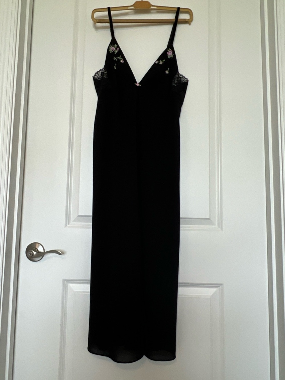 Oscar de la Renta pink label Black chemise nightgown with Delicate Embroidery M